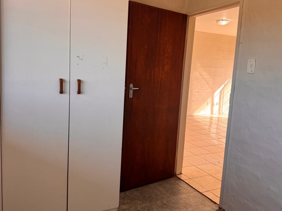 To Let 2 Bedroom Property for Rent in De Almeida Western Cape